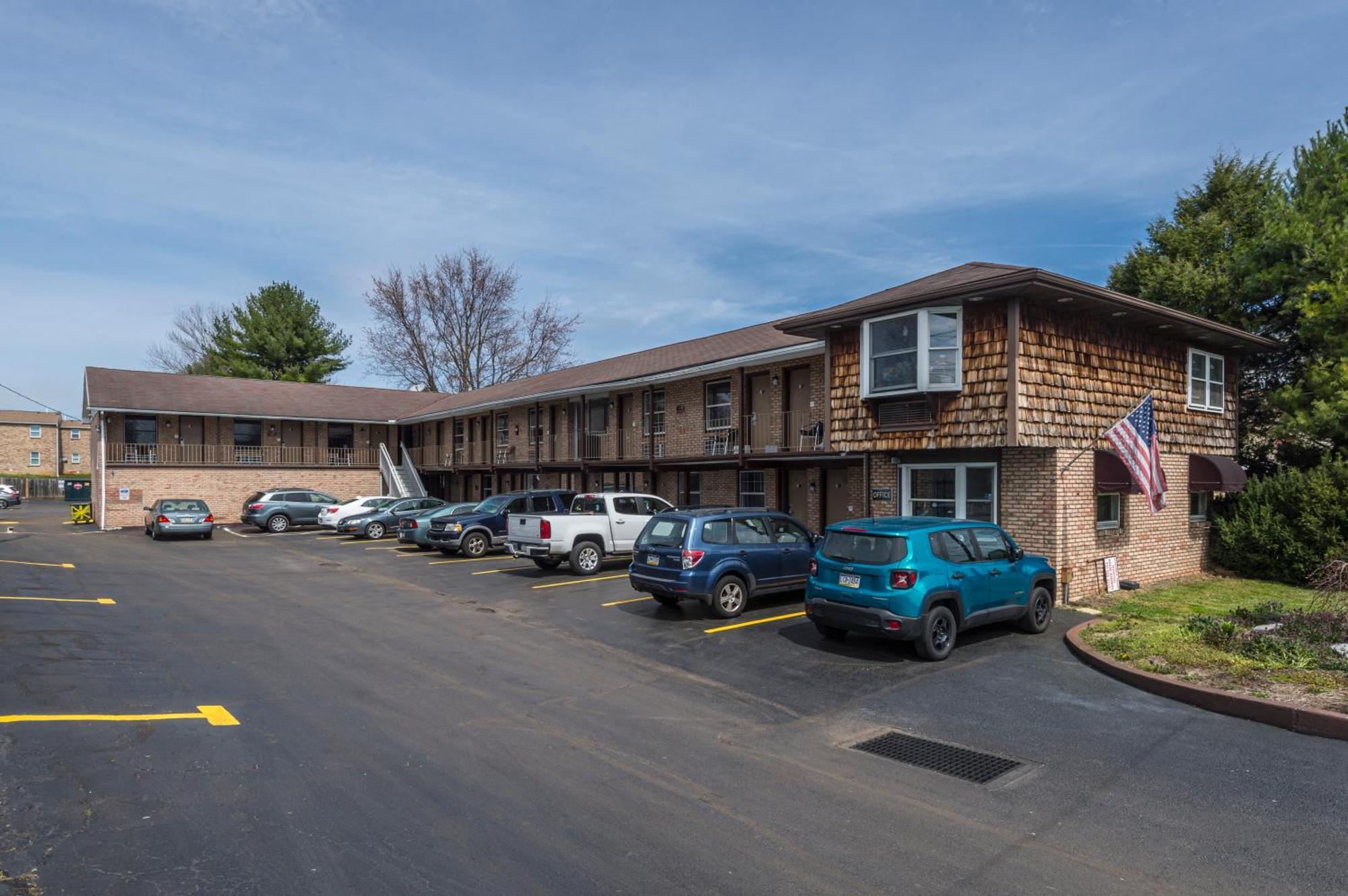 Sunrise Inn Hershey Bagian luar foto